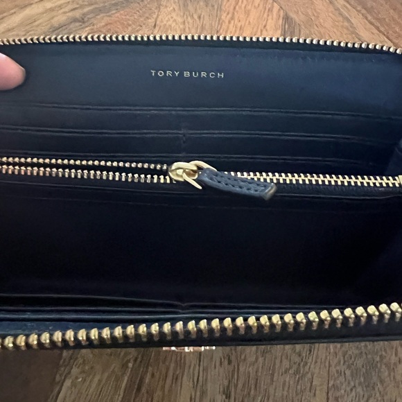 Tory Burch Zippered Wallet - Picture 6 of 8